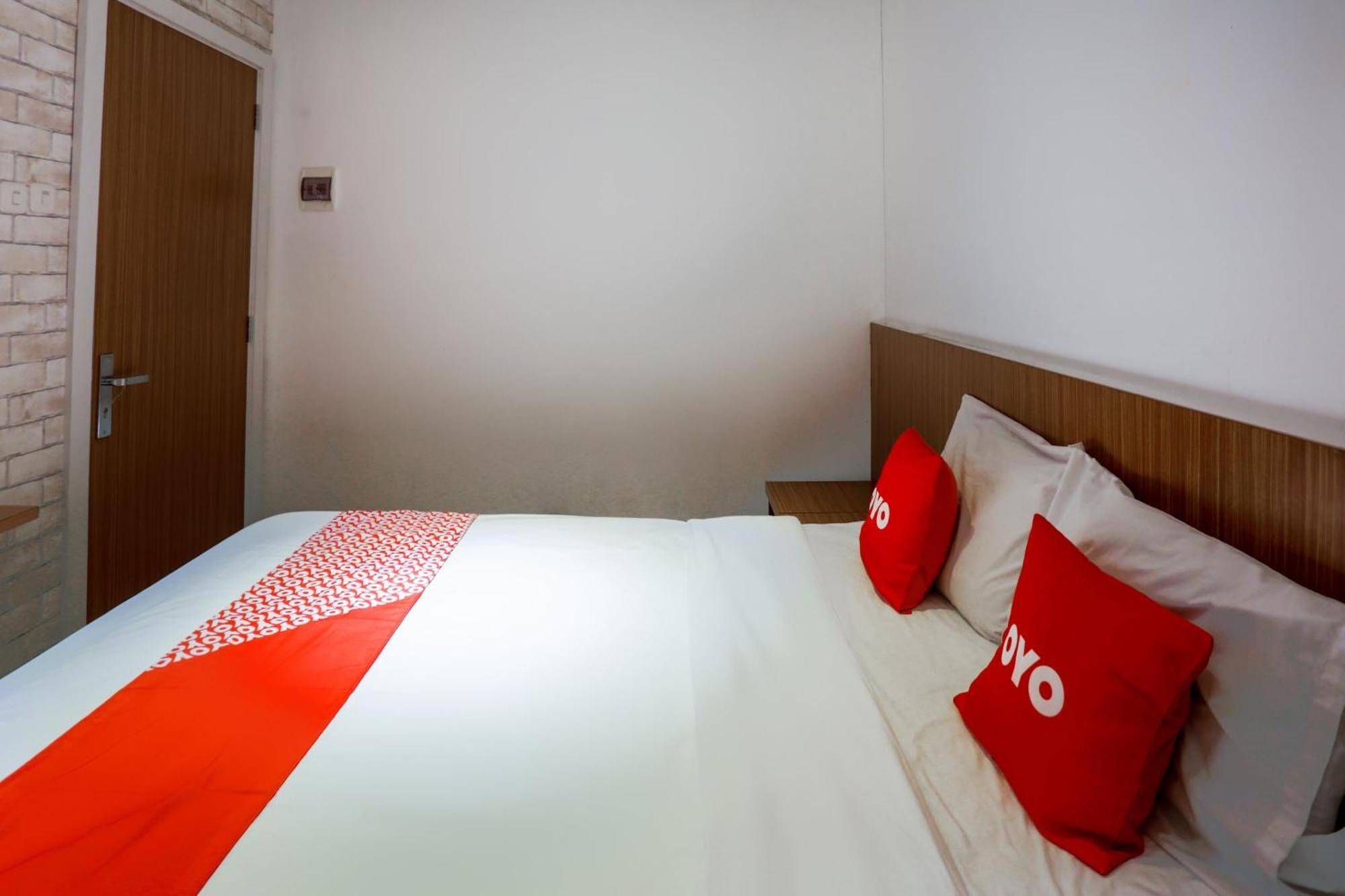 Super Oyo 3109 Point Inn Jakarta Exterior photo